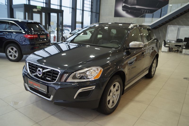 Volvo XC60 R-Design AWD KAMERA TEMPO AUT. SHZ PDC