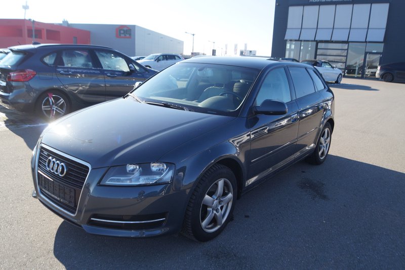Audi A3 Sportback 2.0 TDI Attr quattro SHZ NAVI PDC