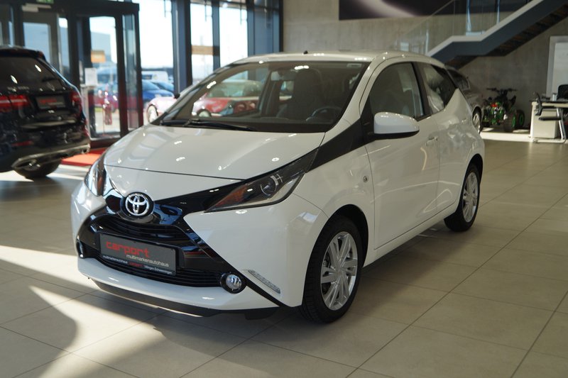 Toyota AYGO x-play touch KAMERA KLIMA USB