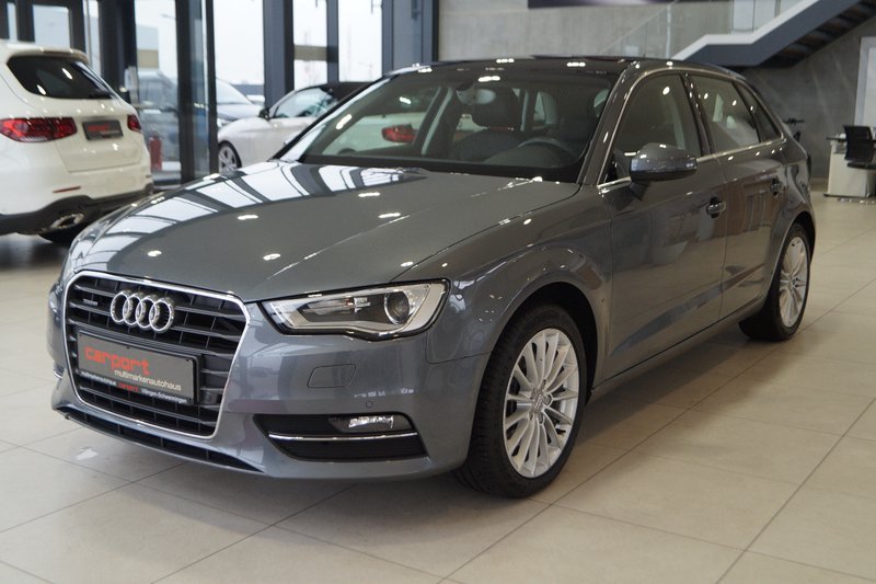 Audi A3 Sportback QUATTRO PANO S-Tronic NAVI KAM AHK