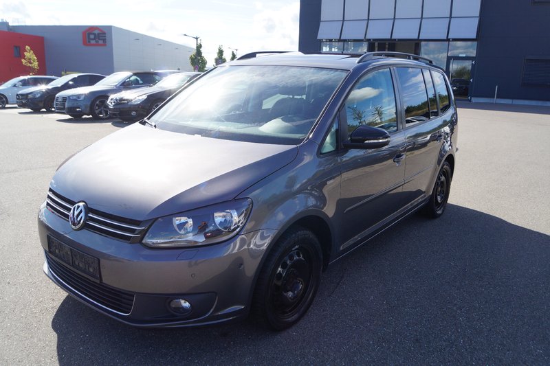 Volkswagen Touran Match PANO DSG AHK SHZ TEMPO AHK