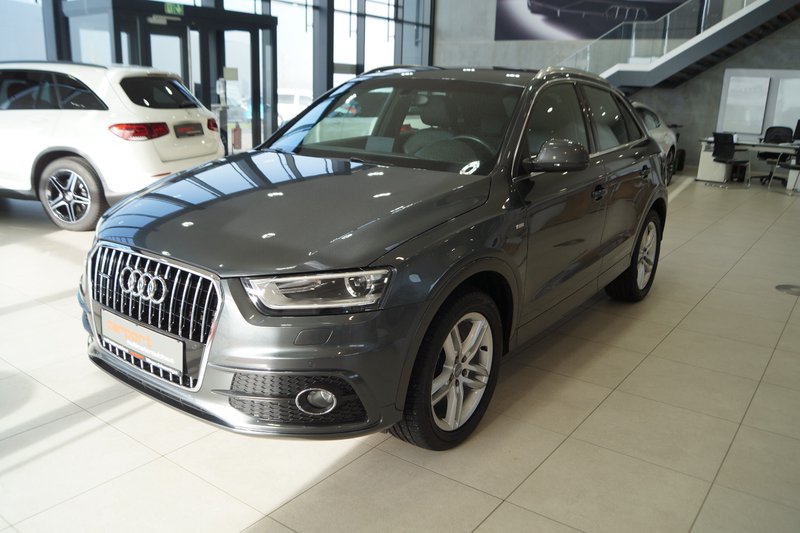 Audi Q3 2.0 TFSI quattro S-Tron S-Line PDC SHZ 1.Hand