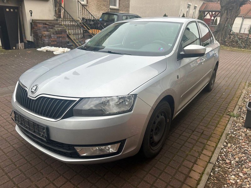 Skoda Rapid Elegance*KLIMAAUT.*SITZHZG* NUR EXPORT