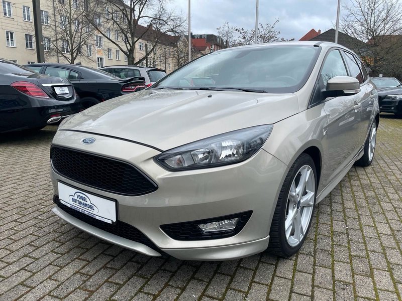 Ford Focus Turnier ST-Line*PDC*SITZHZG*