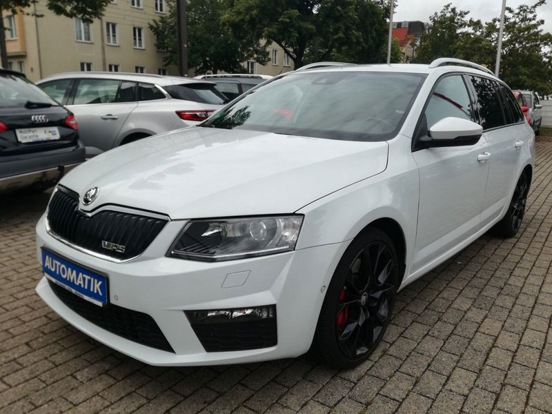 Skoda Octavia Combi RS*DSG*AHK*BI-XENON*KANTON*
