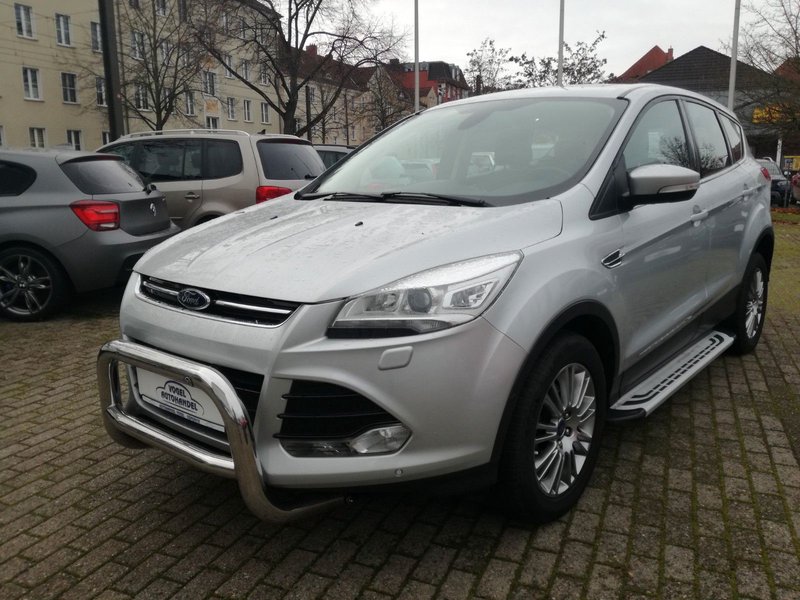 Ford Kuga Titanium*BI-XENON*ALLWETTER*PANO*