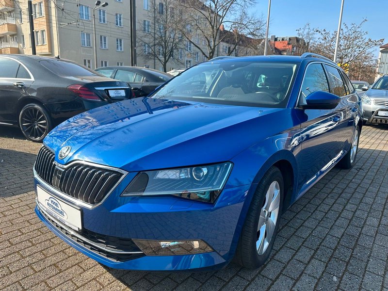 Skoda Superb Combi Style*STANDHZG*DSX*XENON*NAVI*1HD