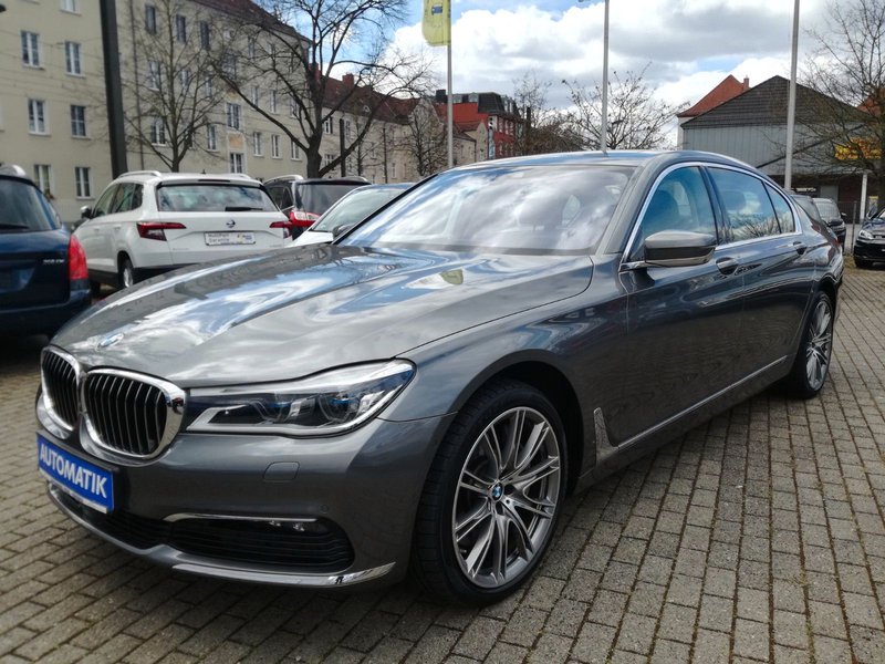 BMW 750 L xDrive*NIGHTVIS*HUD*CAM*PANO*LEDER*LASER*