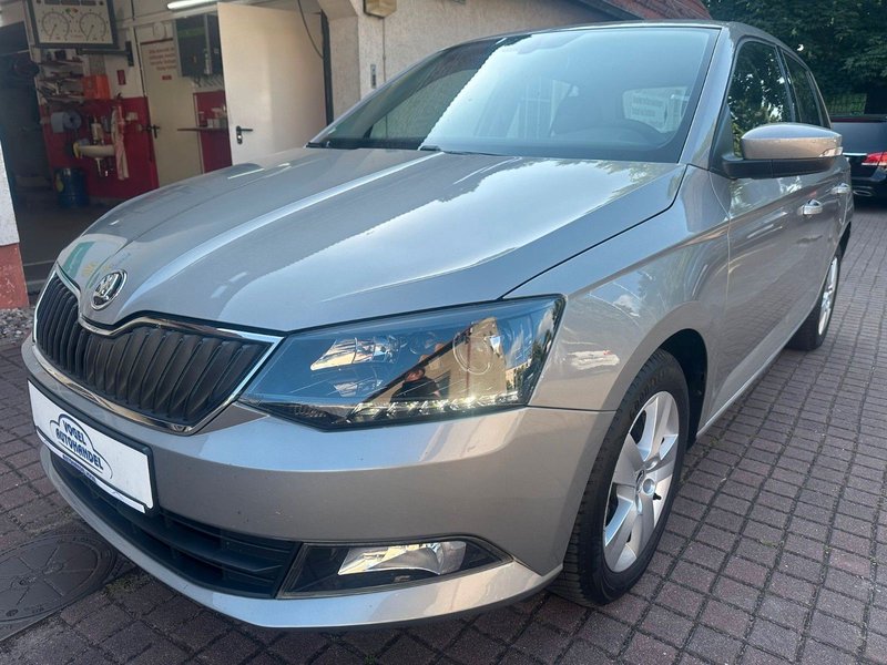 Skoda Fabia Style*KLIMAAUT*SITZHZG*66KW*WENIG KM*