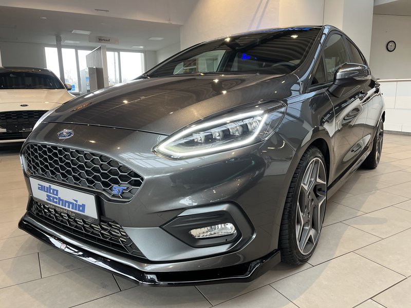 Ford Fiesta ST + LED + B&O + Milltek + Kamera