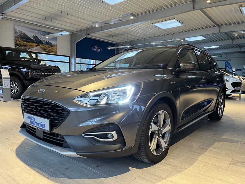 Ford Focus Turnier Active + AHK + LED + Rückfahrk.