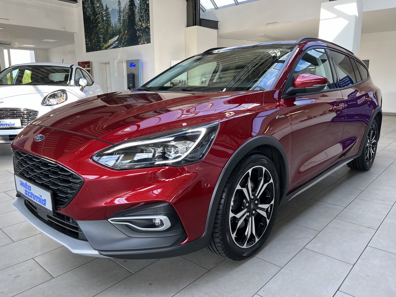 Ford Focus Turnier Active LED + Pano + AHK schwb.