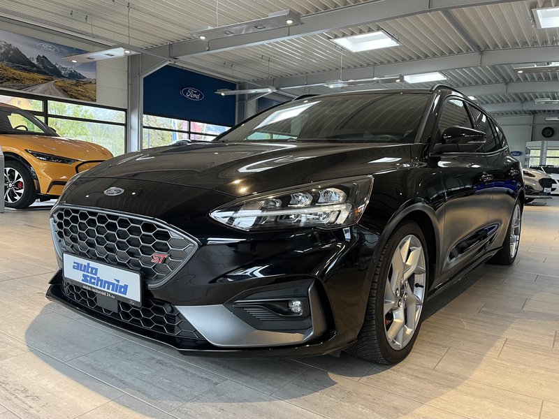Ford Focus  Turnier ST Performance-Paket + Pano + LED