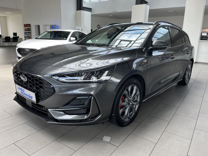 Ford Focus Turnier ST-Line X + Panorama + Kamera