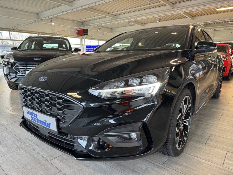 Ford Focus  ST-Line - LED + Keyfree + Winterpaket
