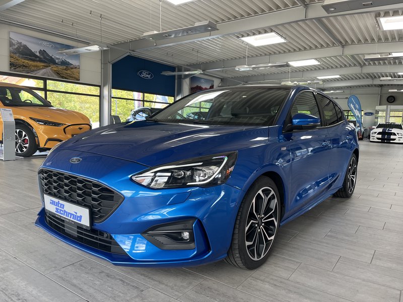 Ford Focus ST-Line Panorama + adapt. LED + Leder