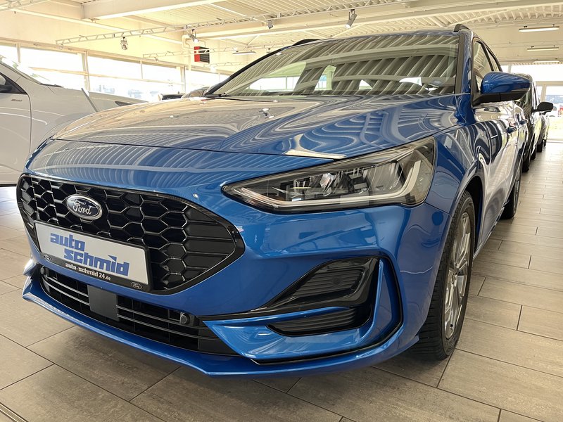 Ford Focus Turnier ST-Line schw. AHK + Fahrerassistenz