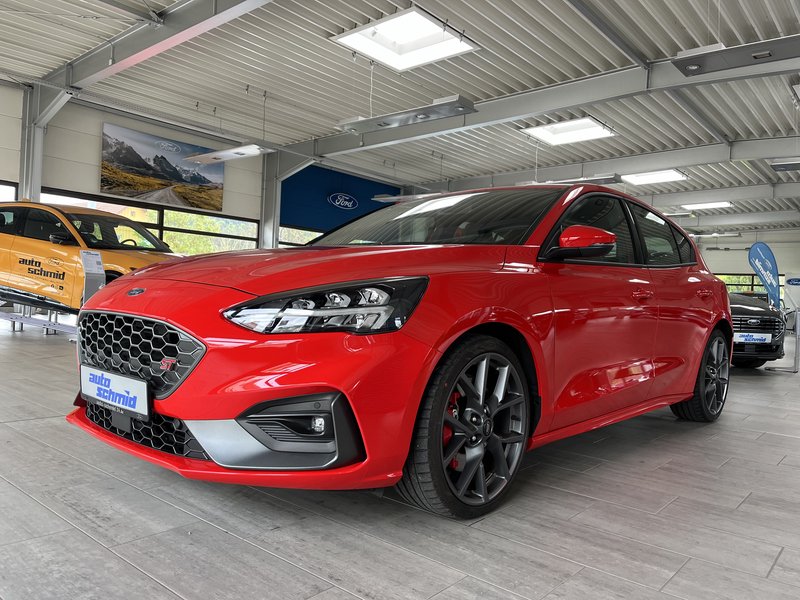 Ford Focus ST Styling-Paket + Garantie-Schutzbrief