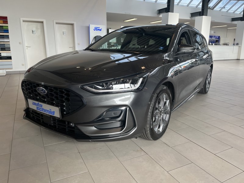 Ford Focus ST-Line X Panorama + Fahrerassistenz