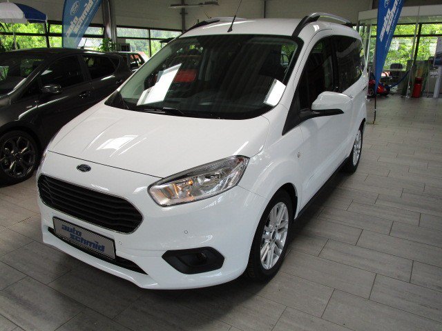 Ford Tourneo Courier Titanium