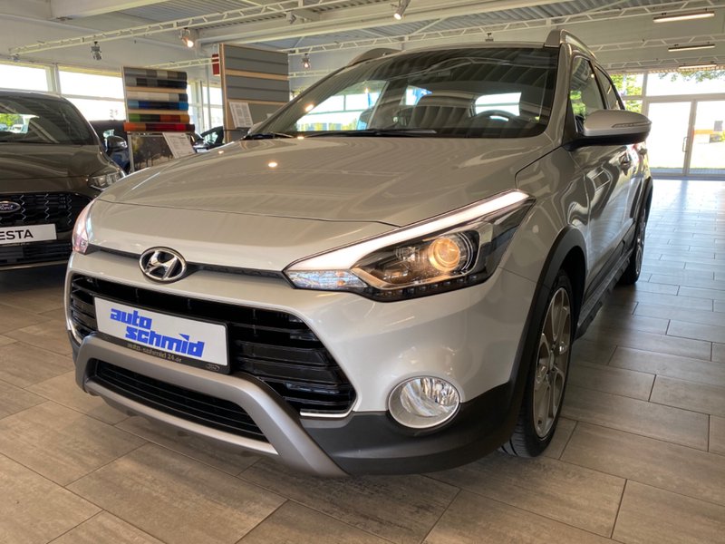 Hyundai i20 Active blue YES! Plus